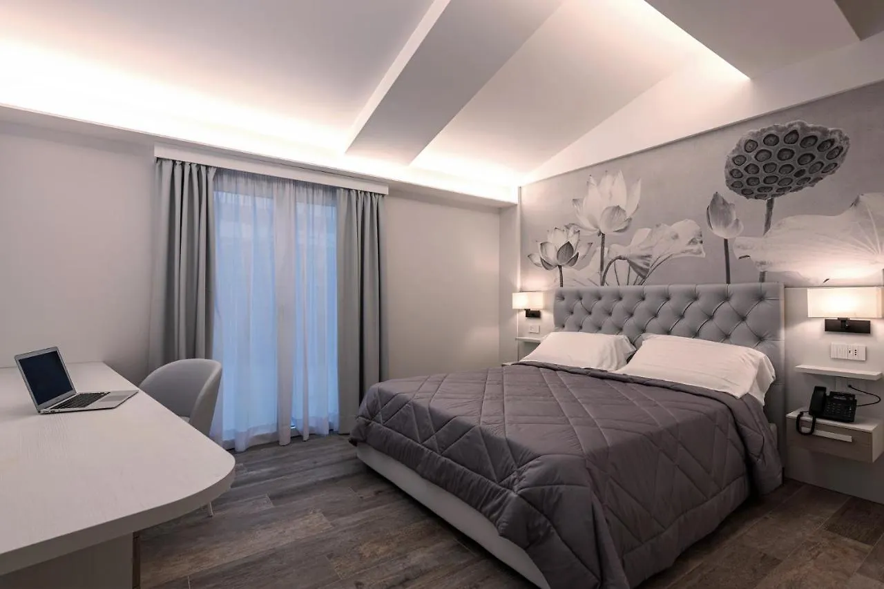 Petit Hotel Prato   Prato (Prato)