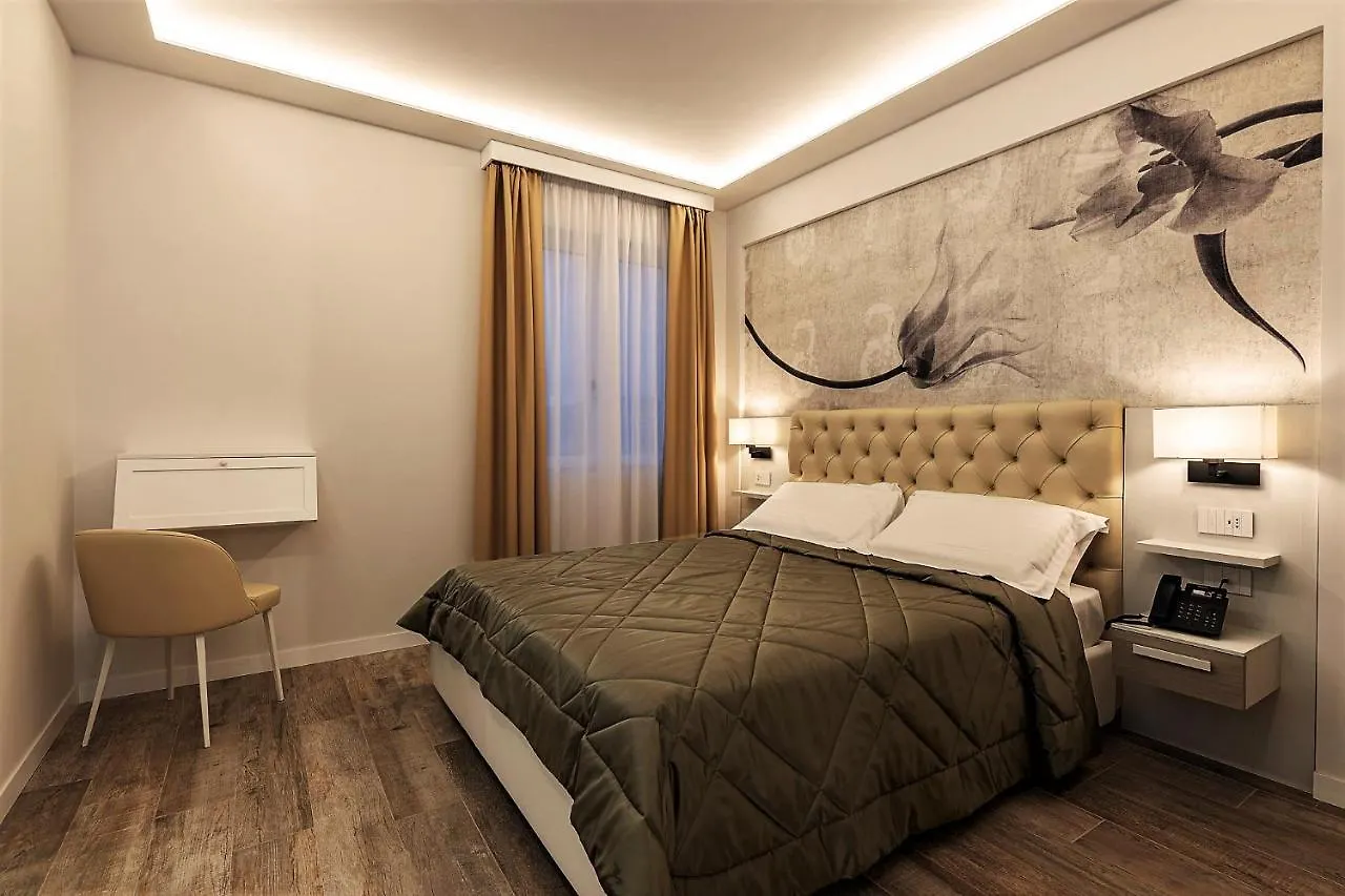 Petit Hotel Prato  Prato (Prato)